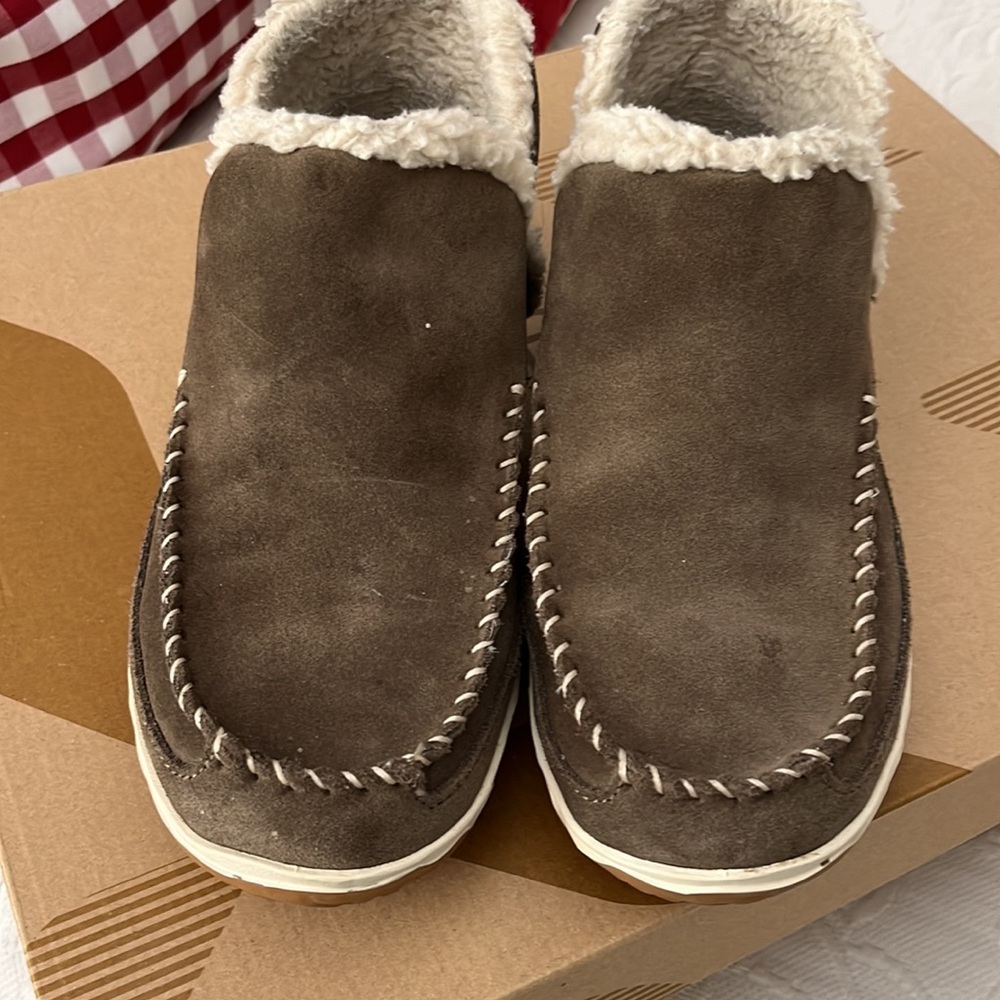 Ladies slippers
